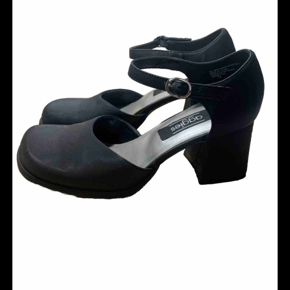 Aggies Heels Women’s Size 7.5 Black Closed Toe Buckled Strap Block Heel 1.75”